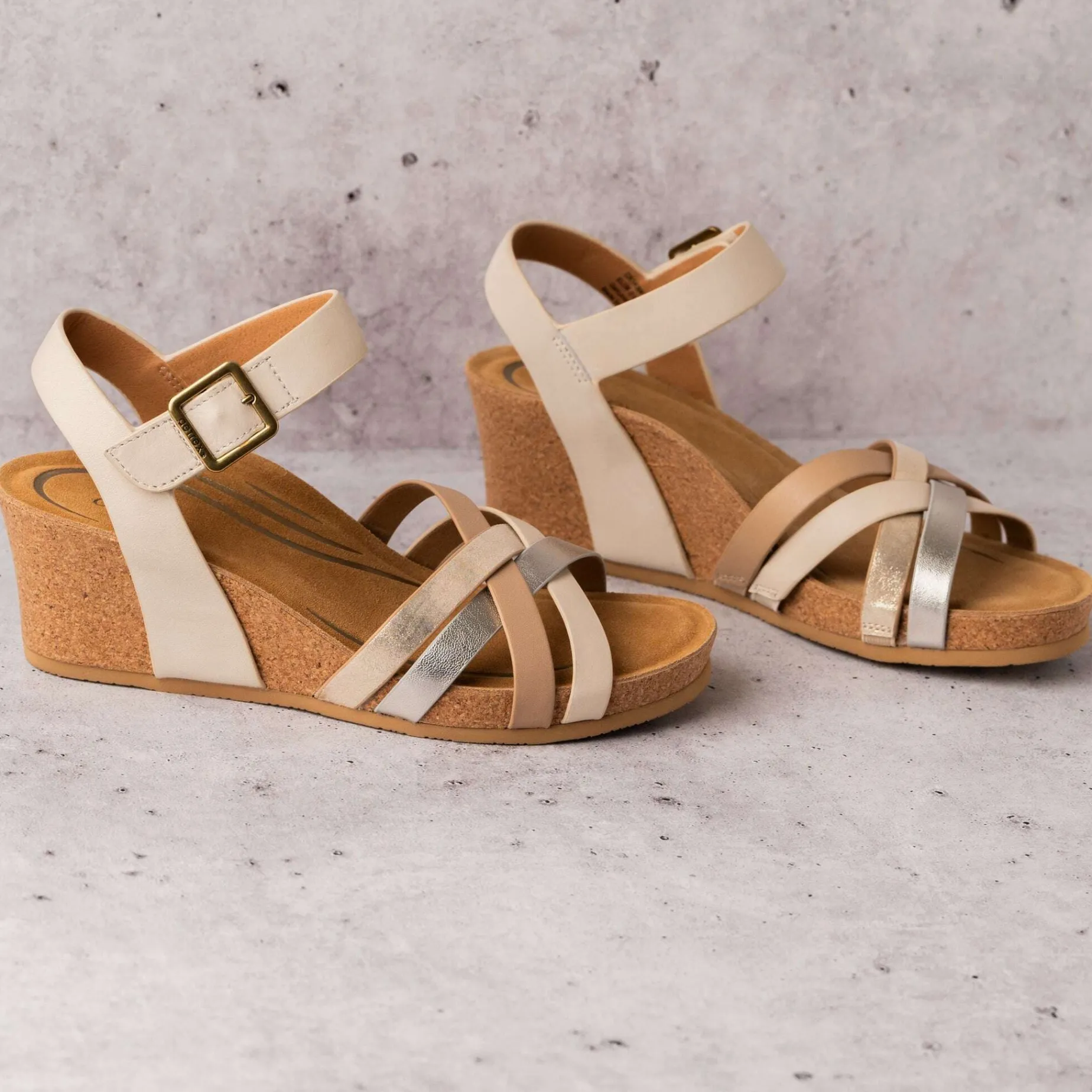 aetrex__noelle__ivorymeta_0.webp Aetrex - Noelle - Ivory/Metallic Combo