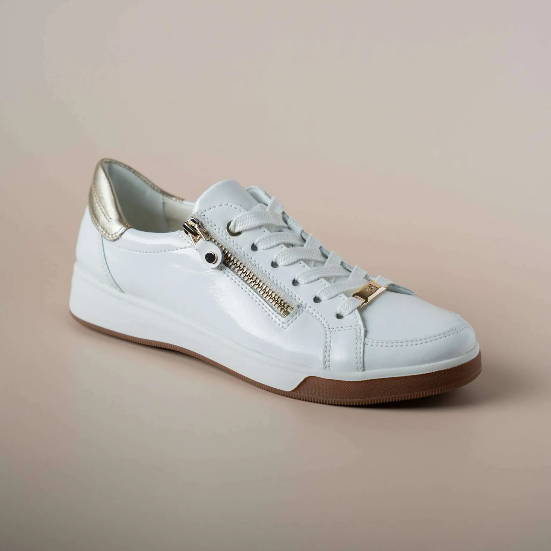 ara____rei_low__white_pat_0.webp Ara - 34432-83 - Rei Low - White Patent Sneaker