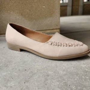 BUENO - Brielle Leather Flat Pointy Toe Shoe