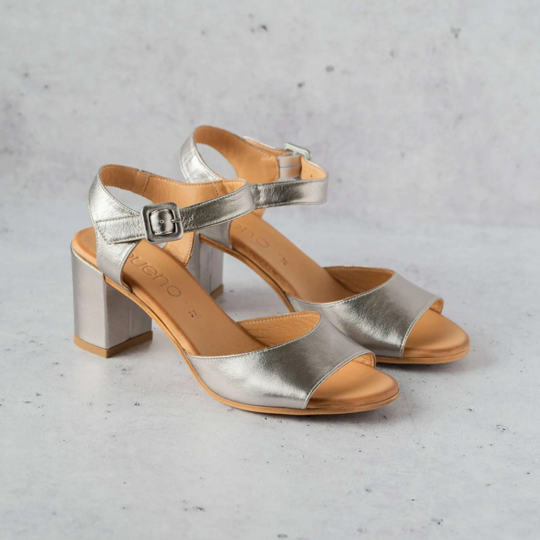 bueno__natalia__dark_silv_0.webp Bueno - Natalia - Dark Silver Metallic