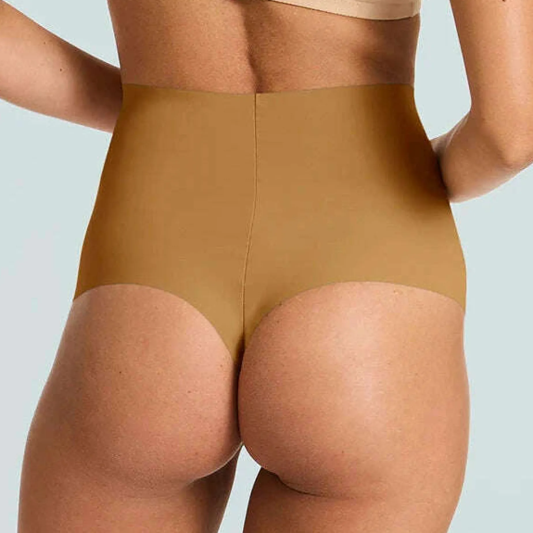 commando__control_thong___1.webp Commando - Control Thong - Caramel