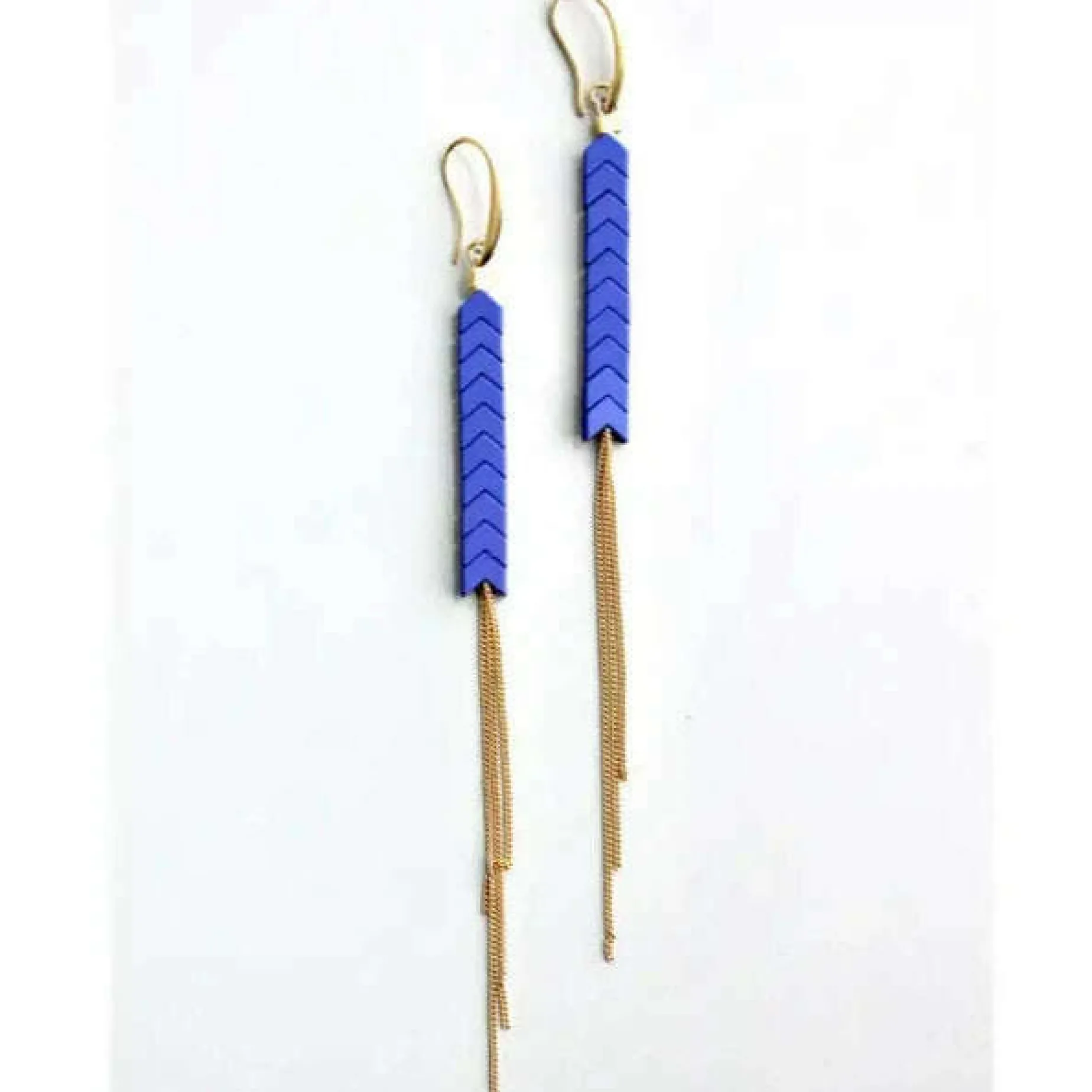 david_aubrey__blue_and_go_1.webp DAVID AUBREY - Blue and Gold Chain Fringe Earrings
