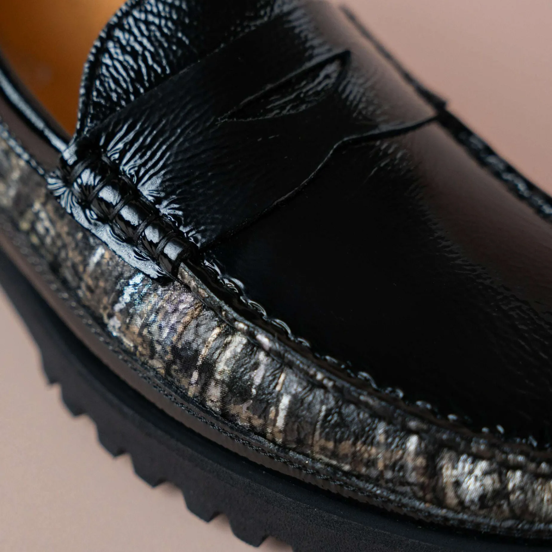 di_chenzo___black_patent__1.webp DI CHENZO - 8451 Black Patent Loafer with Black Combo Print