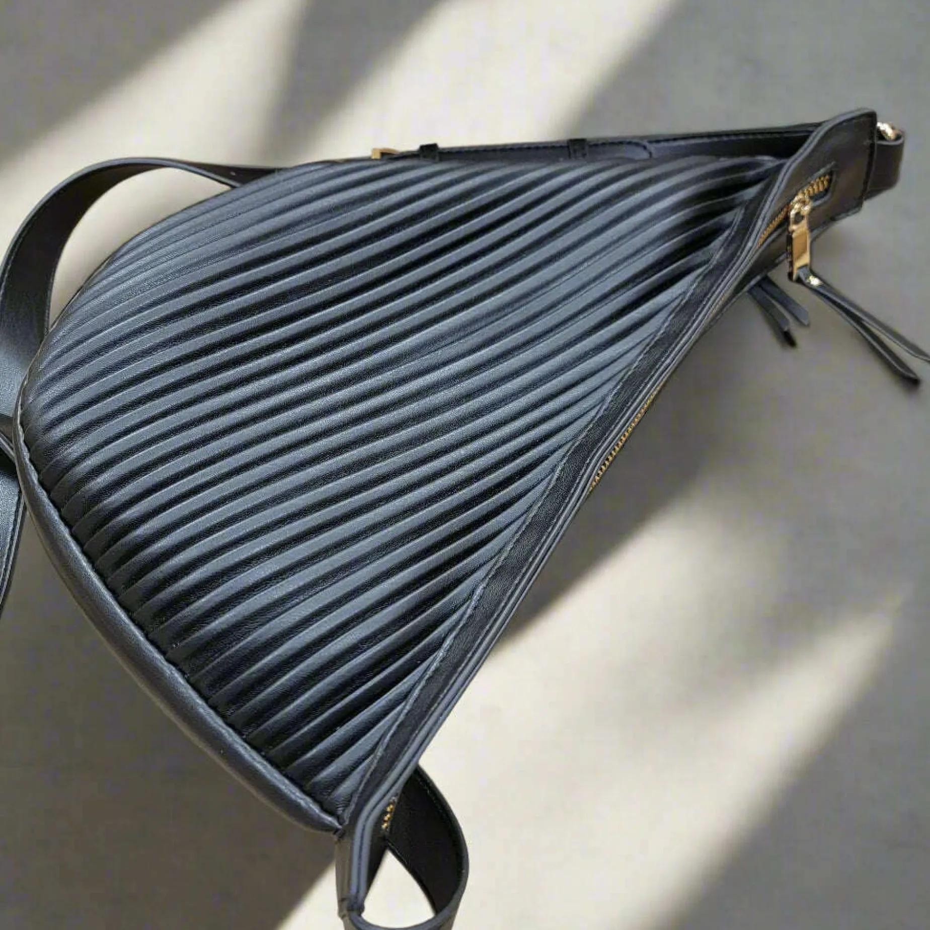 dolce_vita__giulana_sling_1.webp DOLCE VITA - Giulana Sling Bag - Black