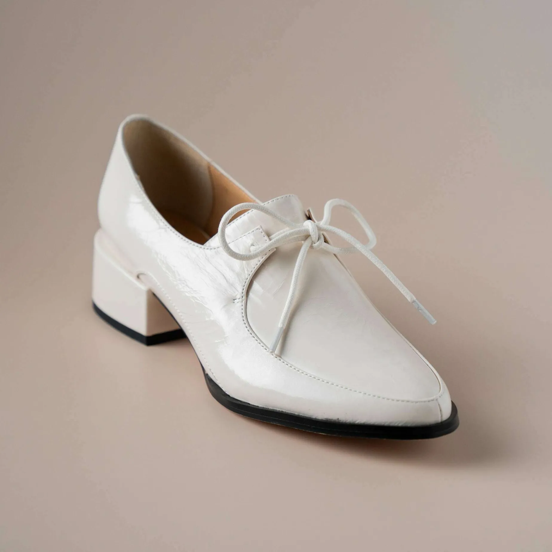 eos__casi__oxford_low_hee_1.webp EOS - Casi - Oxford Low Heel - Black & Ivory Patent
