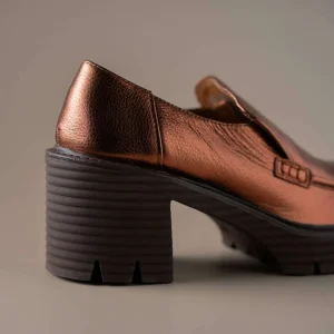 EOS - MALIA Chunky Lug Sole Loafer in Rust & Black
