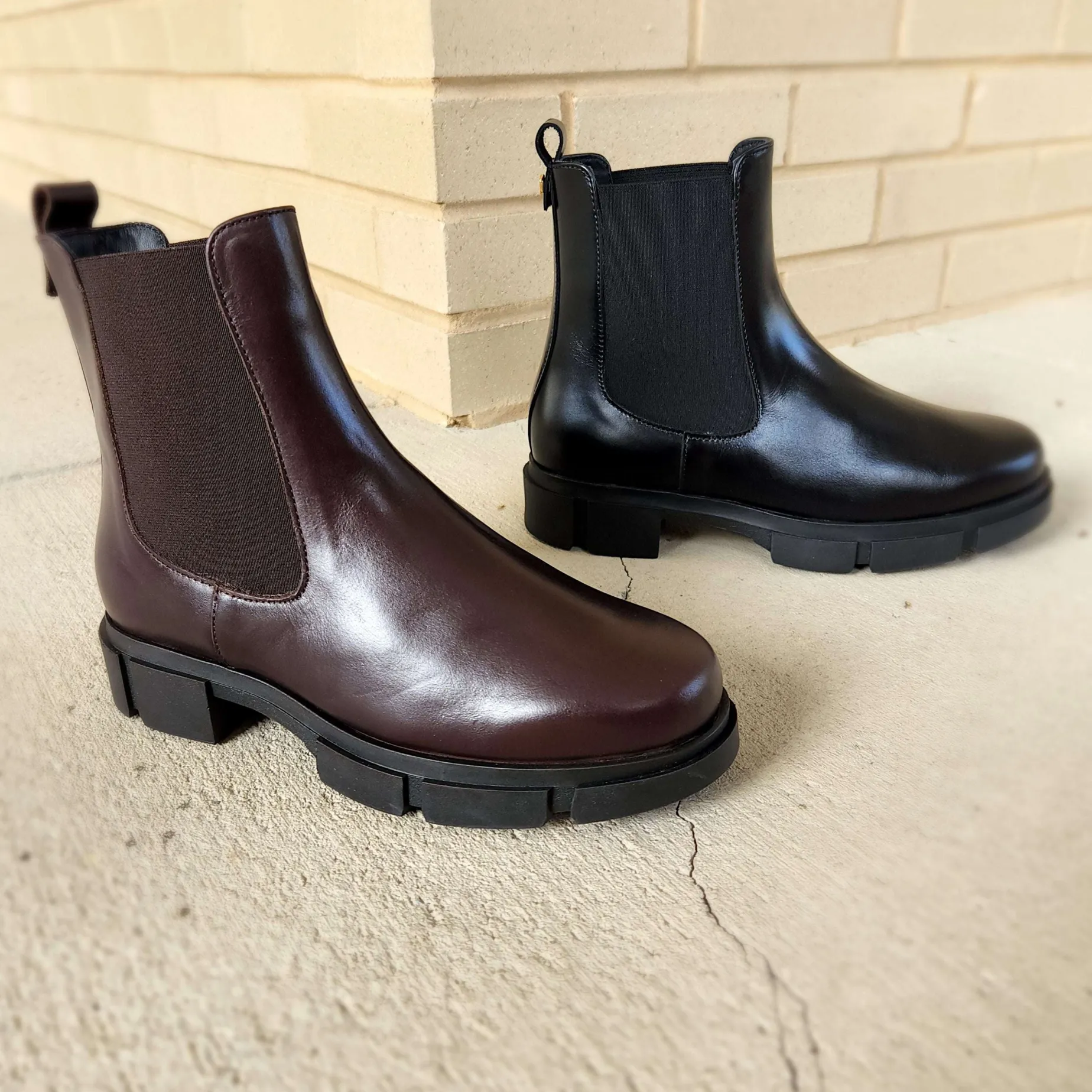 eric_michael__erika_leath_0.webp Eric Michael - Erika Leather Pull-on Chelsea Boots