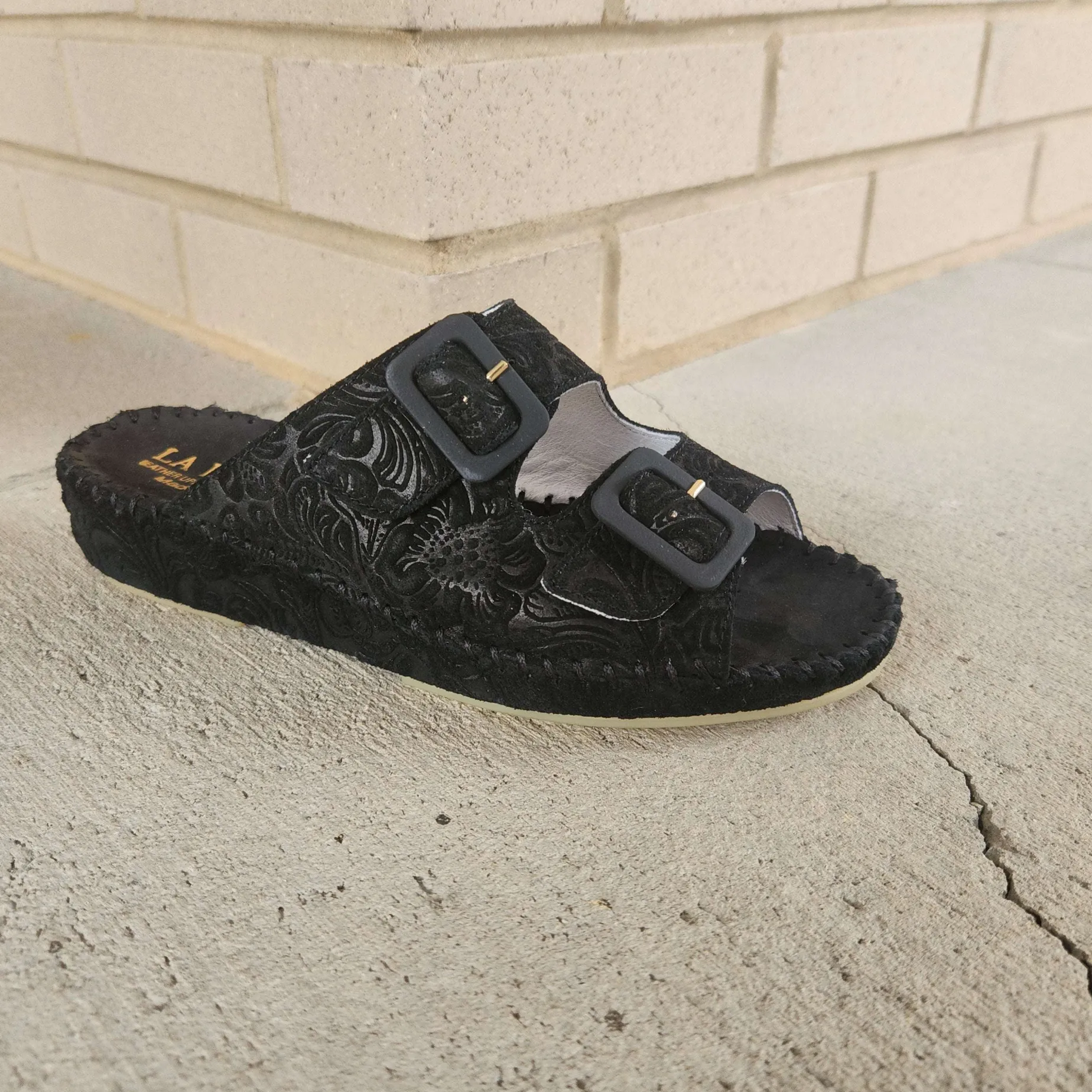 eric_michael__jen_tooled__0.webp Eric Michael - Jen Tooled Nubuck