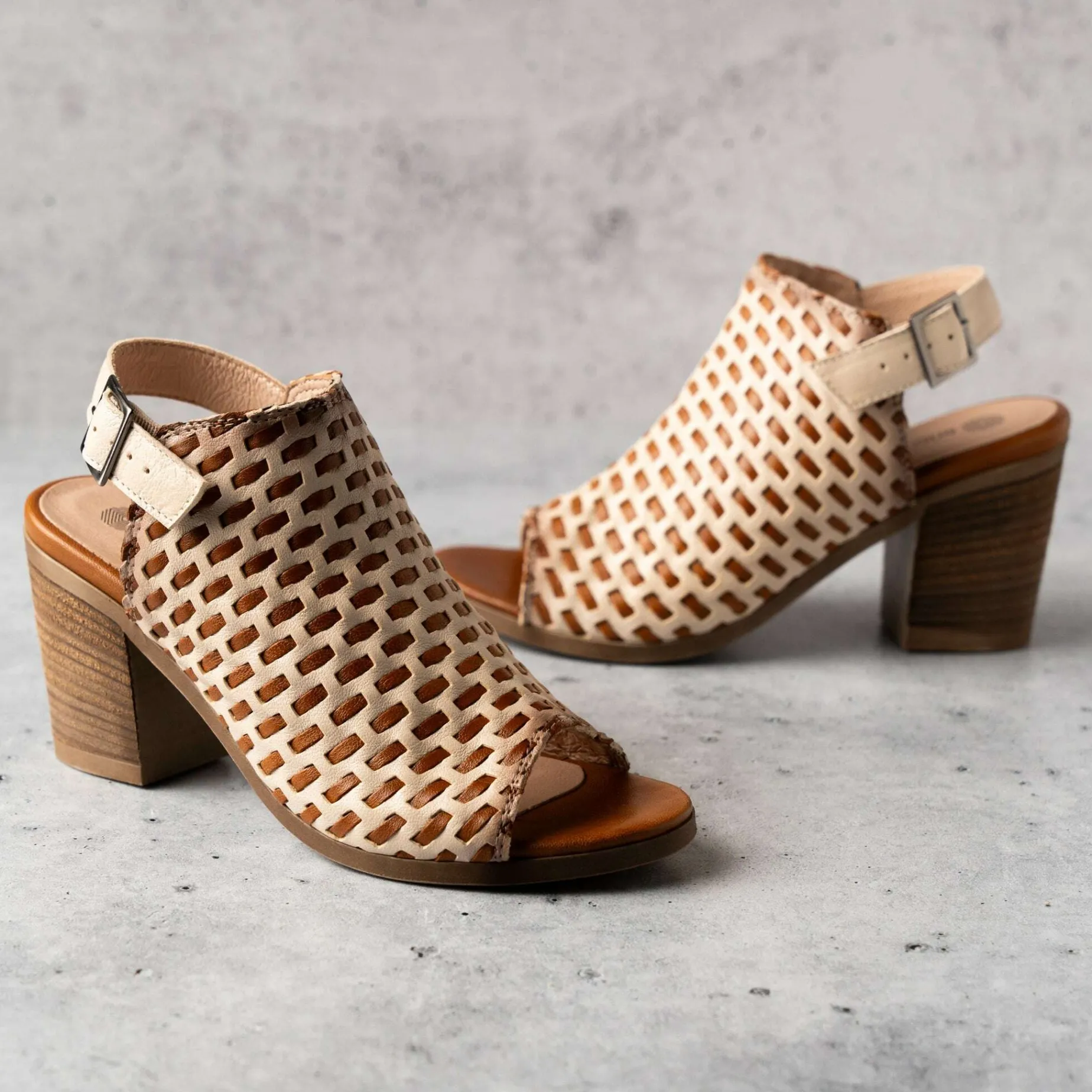 eric_michael__paris__wove_1.webp Eric Michael - Paris - Woven Cream/Tan or Black/Tan