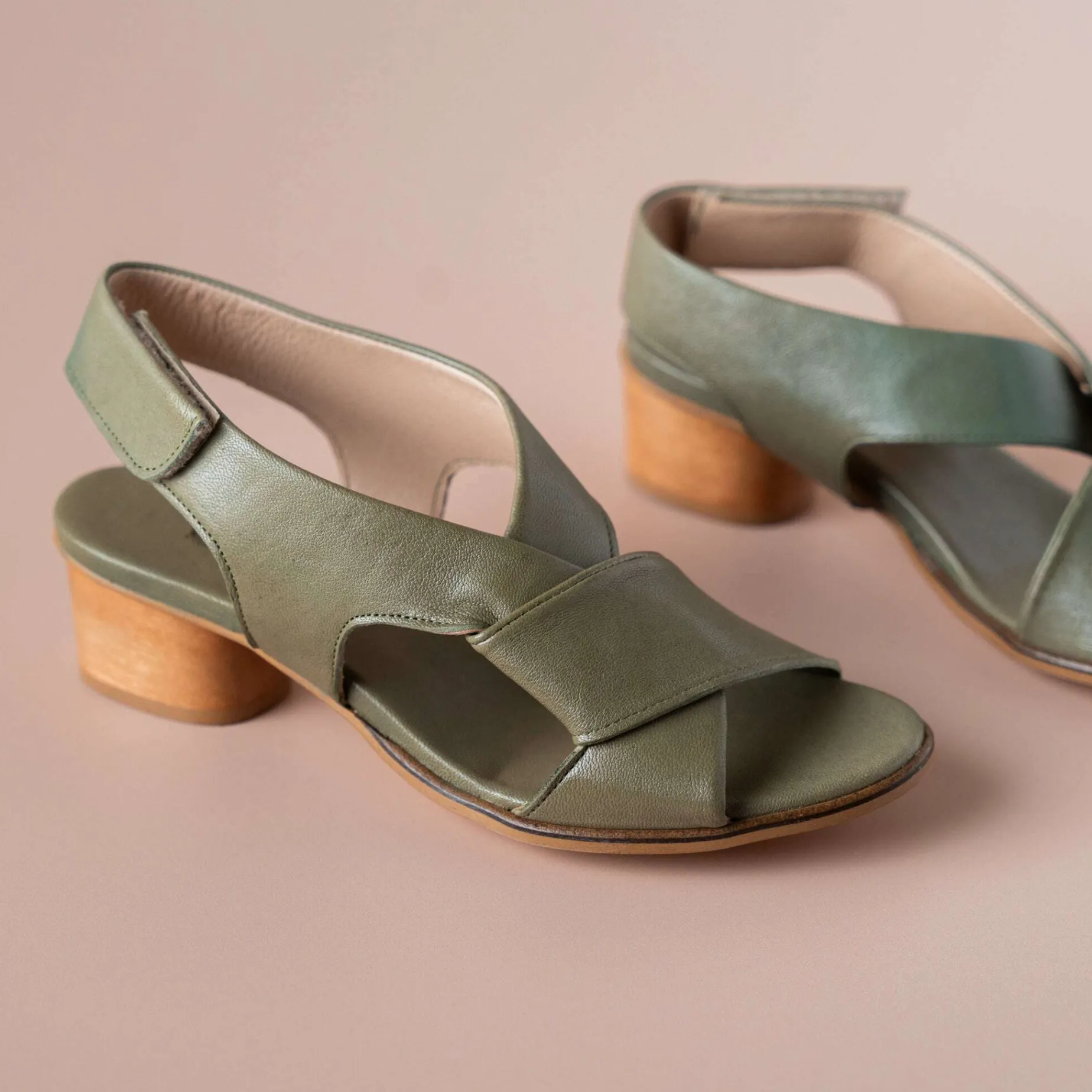 eric_michael_isla_mid_hee_2.webp ERIC MICHAEL ISLA Mid Heel Leather Sandal