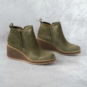 ÖFFT - EMEREE Wedge Boot in Fern Suede
