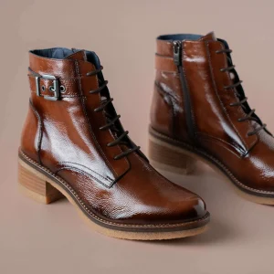 Fluchos - D8686 in Cognac Patent Leather