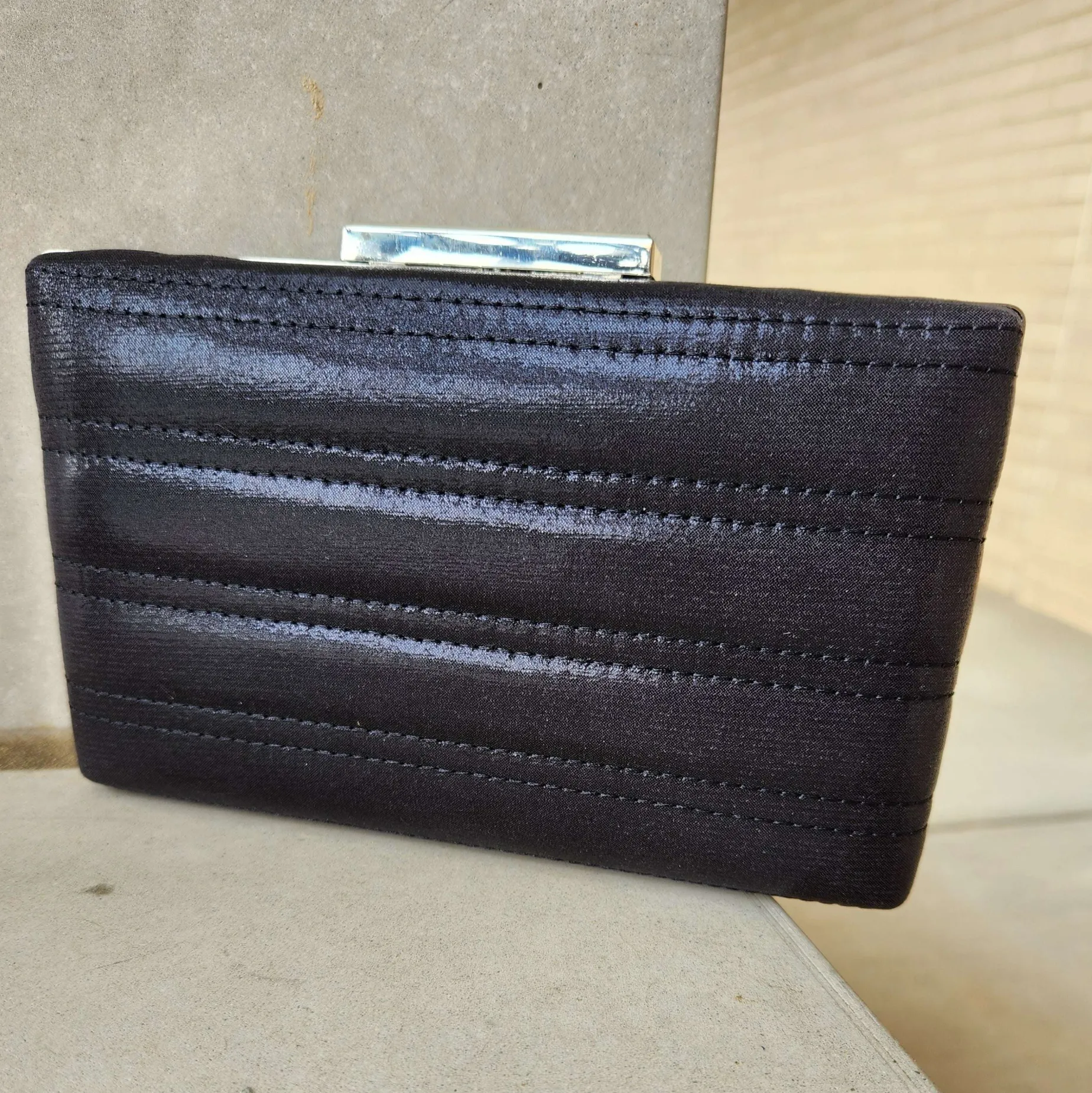 gold___clutch_black_1.webp 42 Gold - 7008 Clutch Black