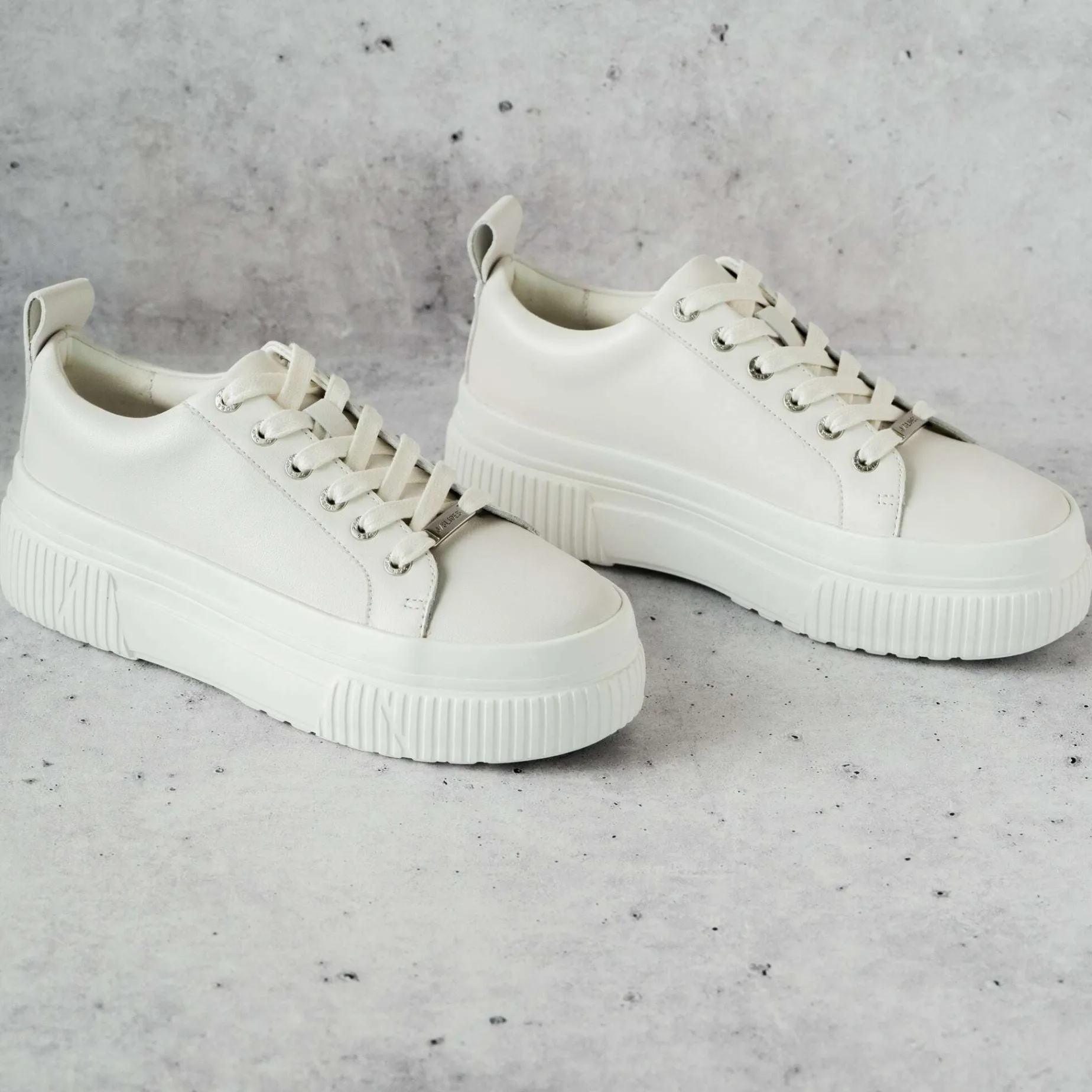 jslides__west__white_leat_0.webp J/SLIDES - West - White Leather