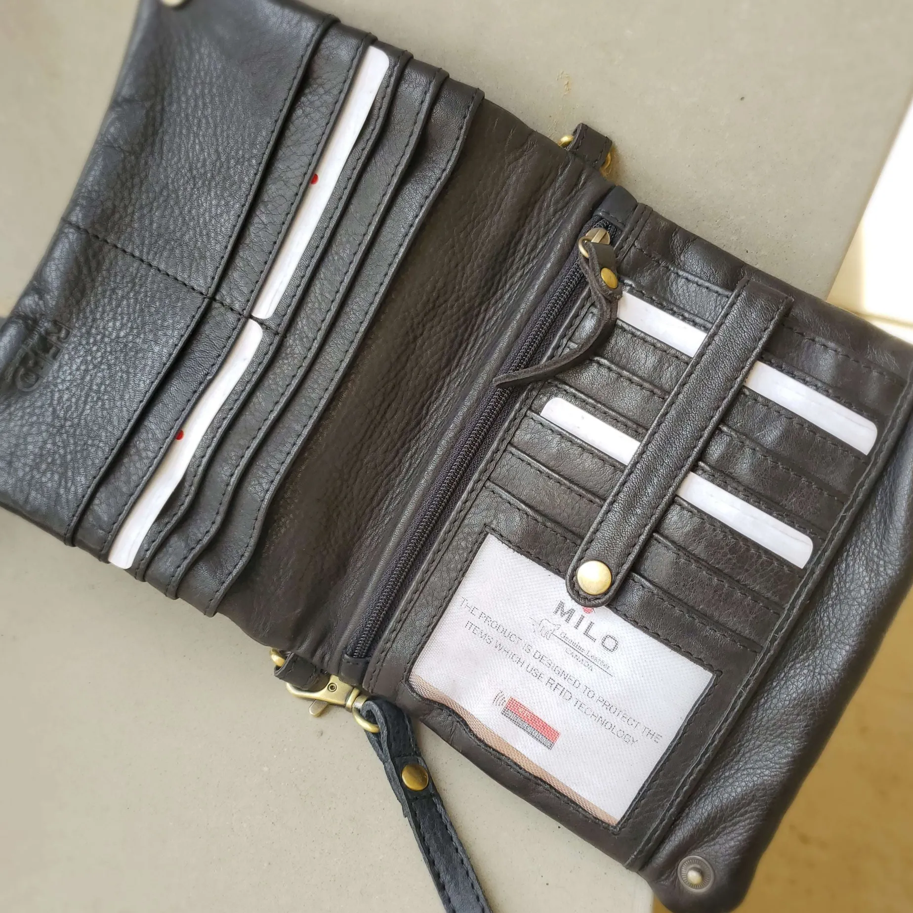 milo__evelyn_leather_cros_1.webp Milo - Evelyn Leather Crossbody Wallet