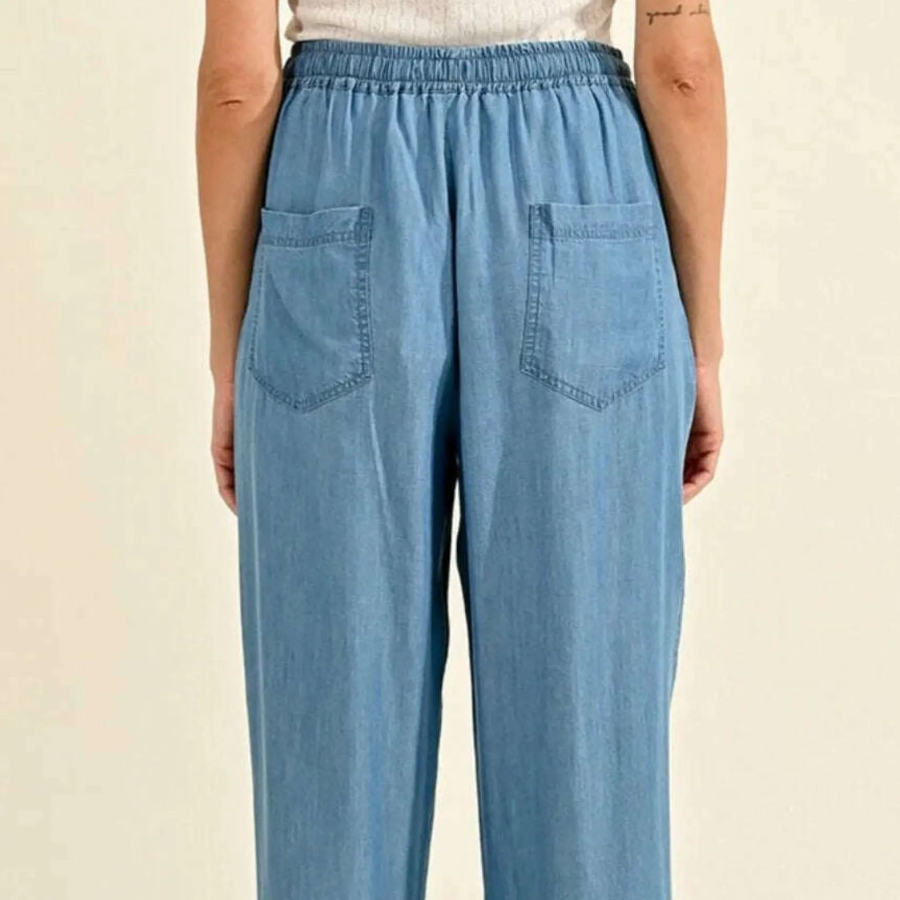 molly_bracken__lyocell_ta_2.webp Molly Bracken - Lyocell Tapered Leg Pant