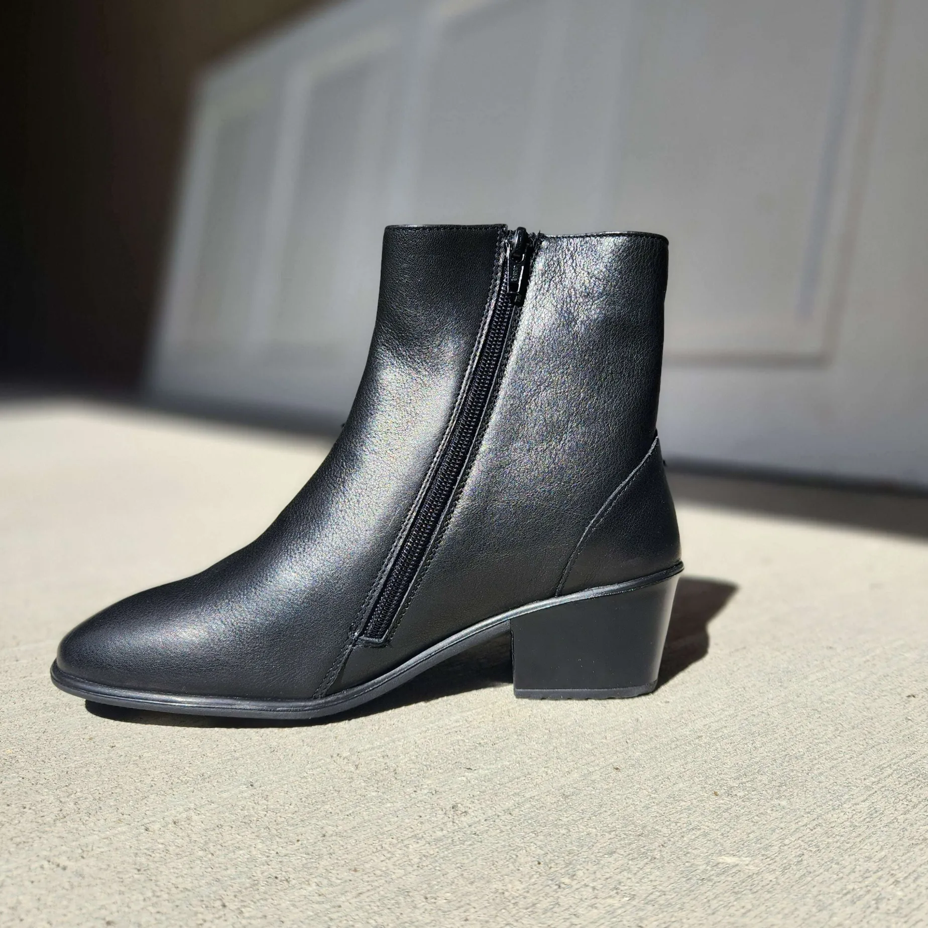 naot__goodie__black_leath_1.webp NAOT - Goodie 17497 Black Leather Waterproof Ankle Boot