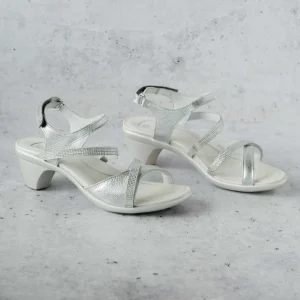 Naot - Innovate Strappy Comfortable Dressy Evening Sandal