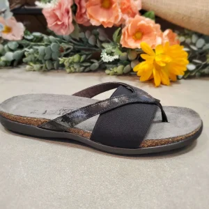 Naot - Penelope Supportive Toe Thong Women's Flat Sandal