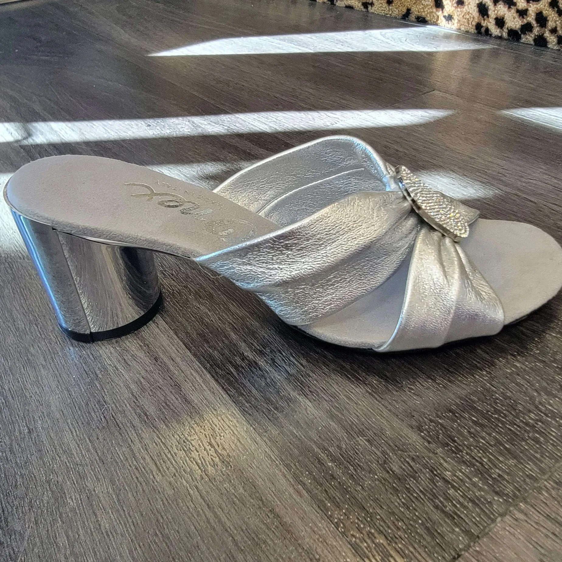 onex__diona__silver_0.webp ONEX - DIONA - Silver