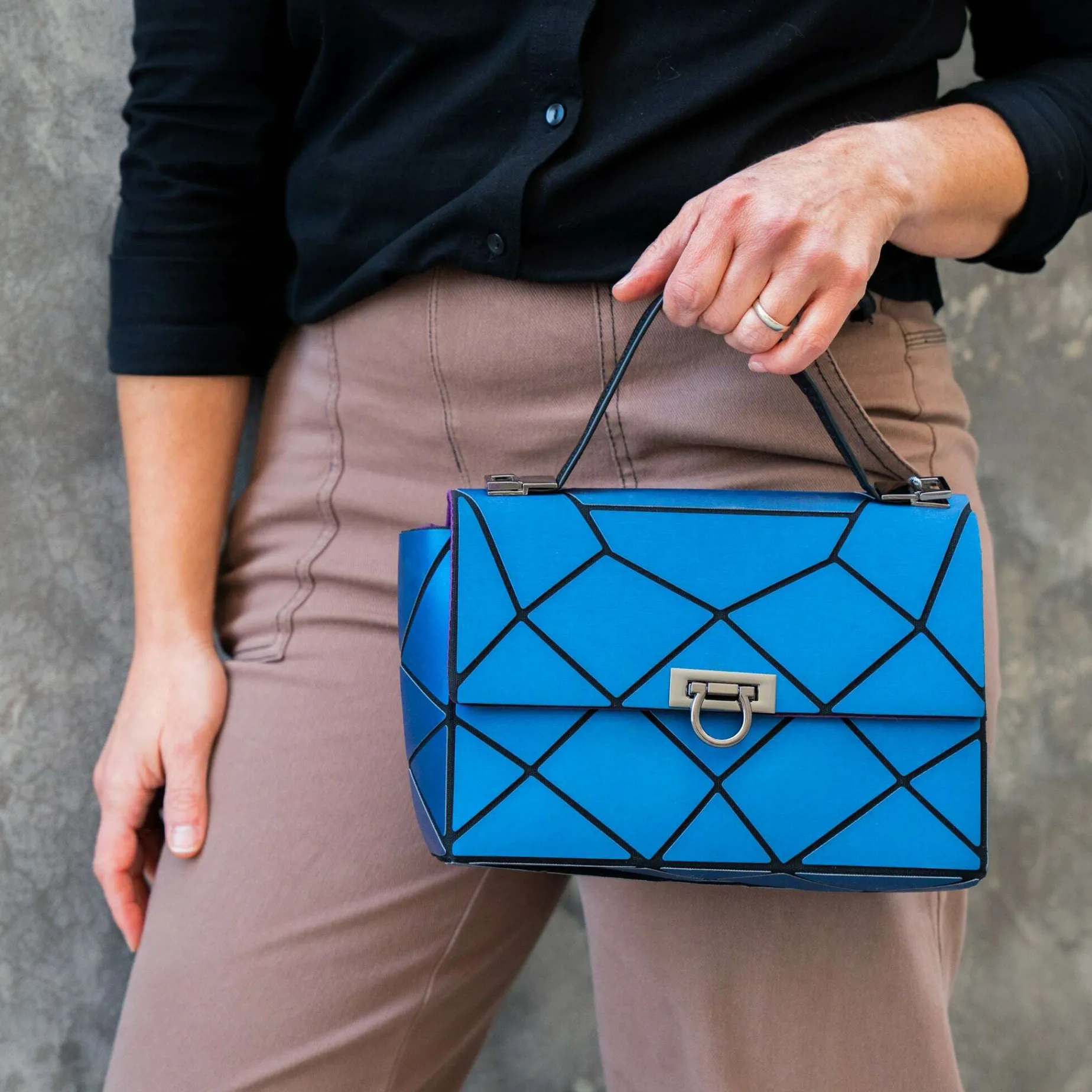 patrizia__lock_front_mini_0.webp PATRIZIA - Lock Front Mini Blue Geo Tote