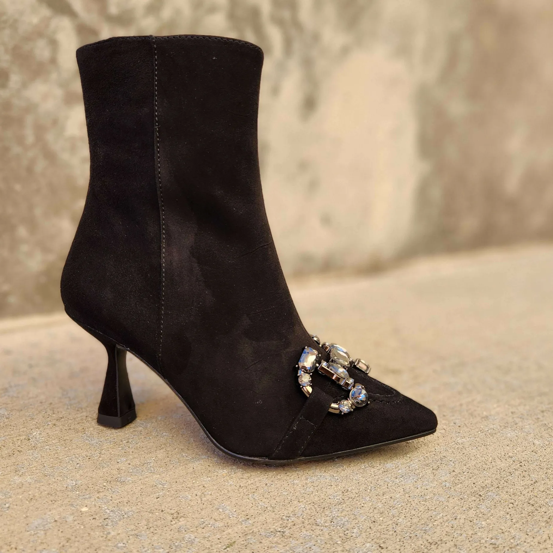 pedro_anton__black_suede__0.webp Pedro Anton - Black Suede Bootie