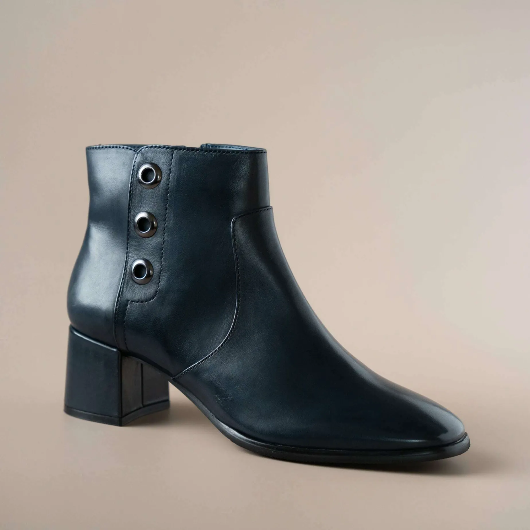 regarde_le_ciel__pilar__b_1.webp Regarde le Ciel - Pilar 04 Block Heel Navy Ankle Boot