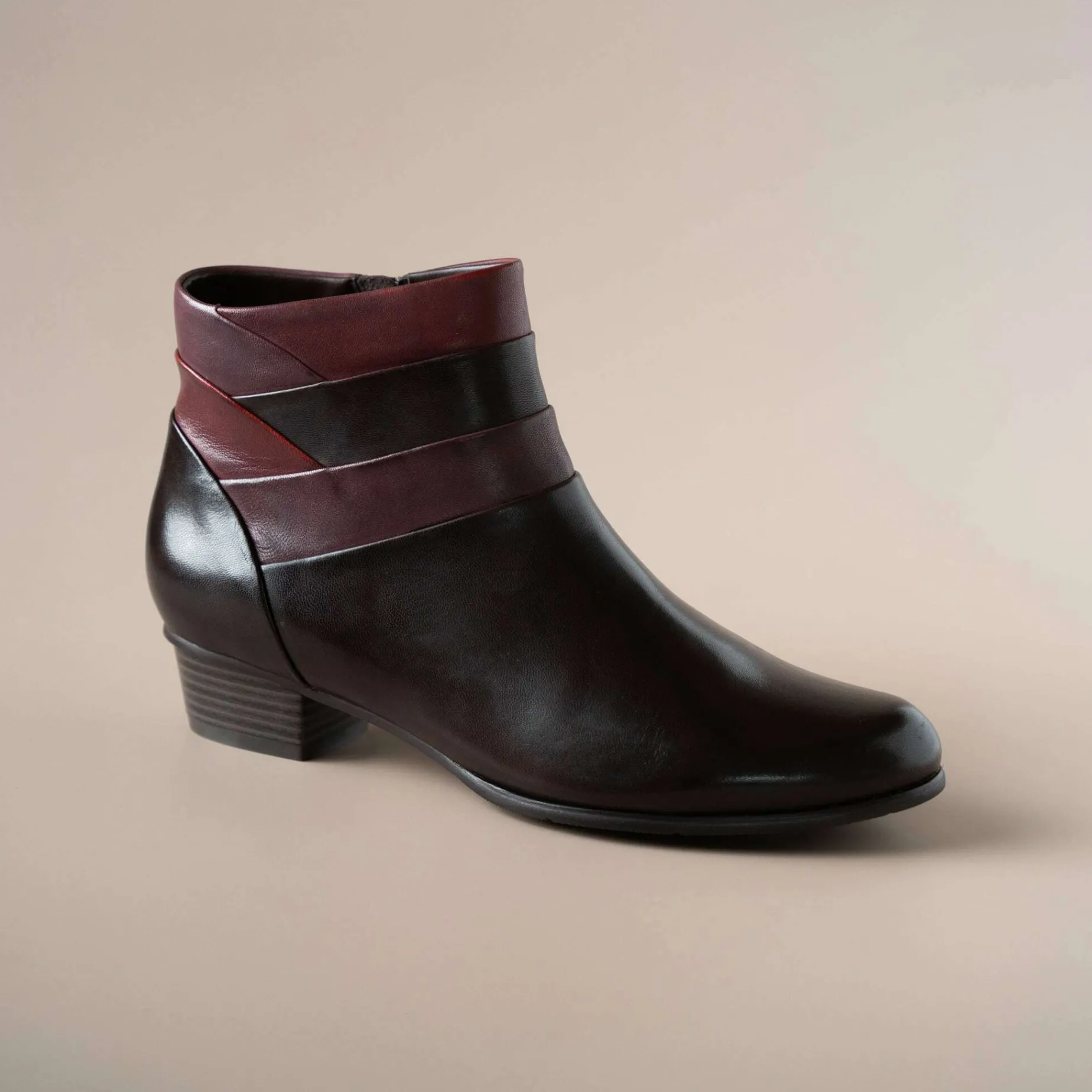 regarde_le_ciel__stefany__1.webp REGARDE LE CIEL - Stefany 390 Low Heel Leather Ankle Boot
