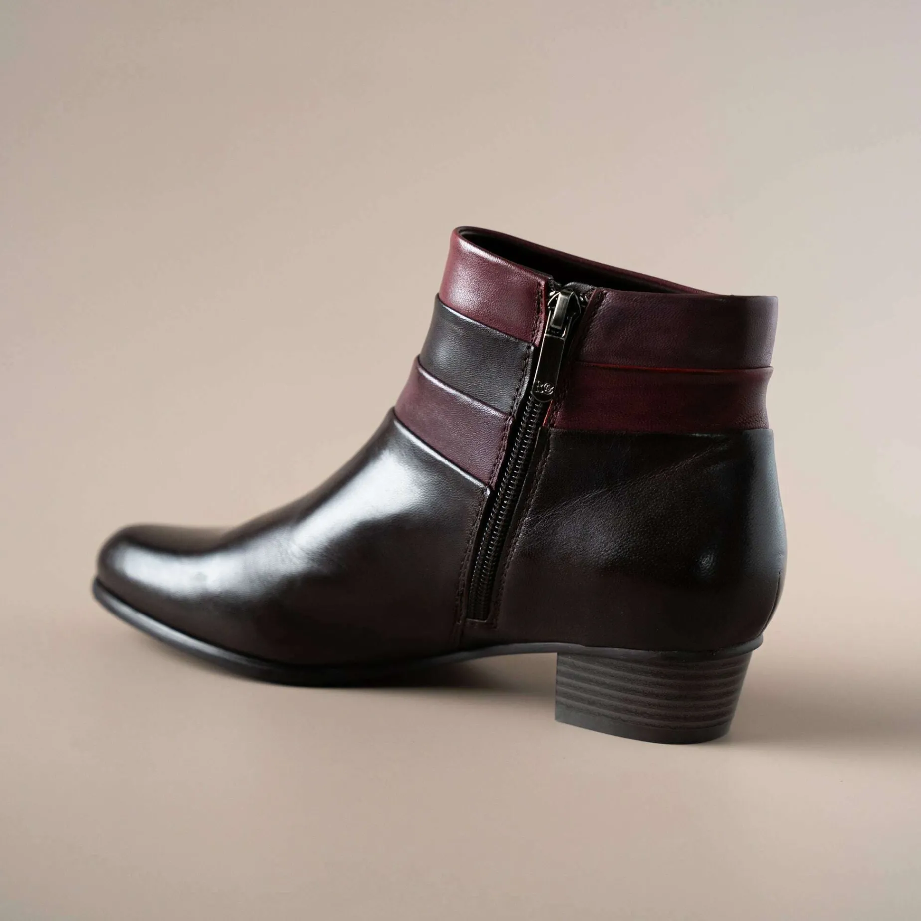 regarde_le_ciel__stefany__2.webp REGARDE LE CIEL - Stefany 390 Low Heel Leather Ankle Boot