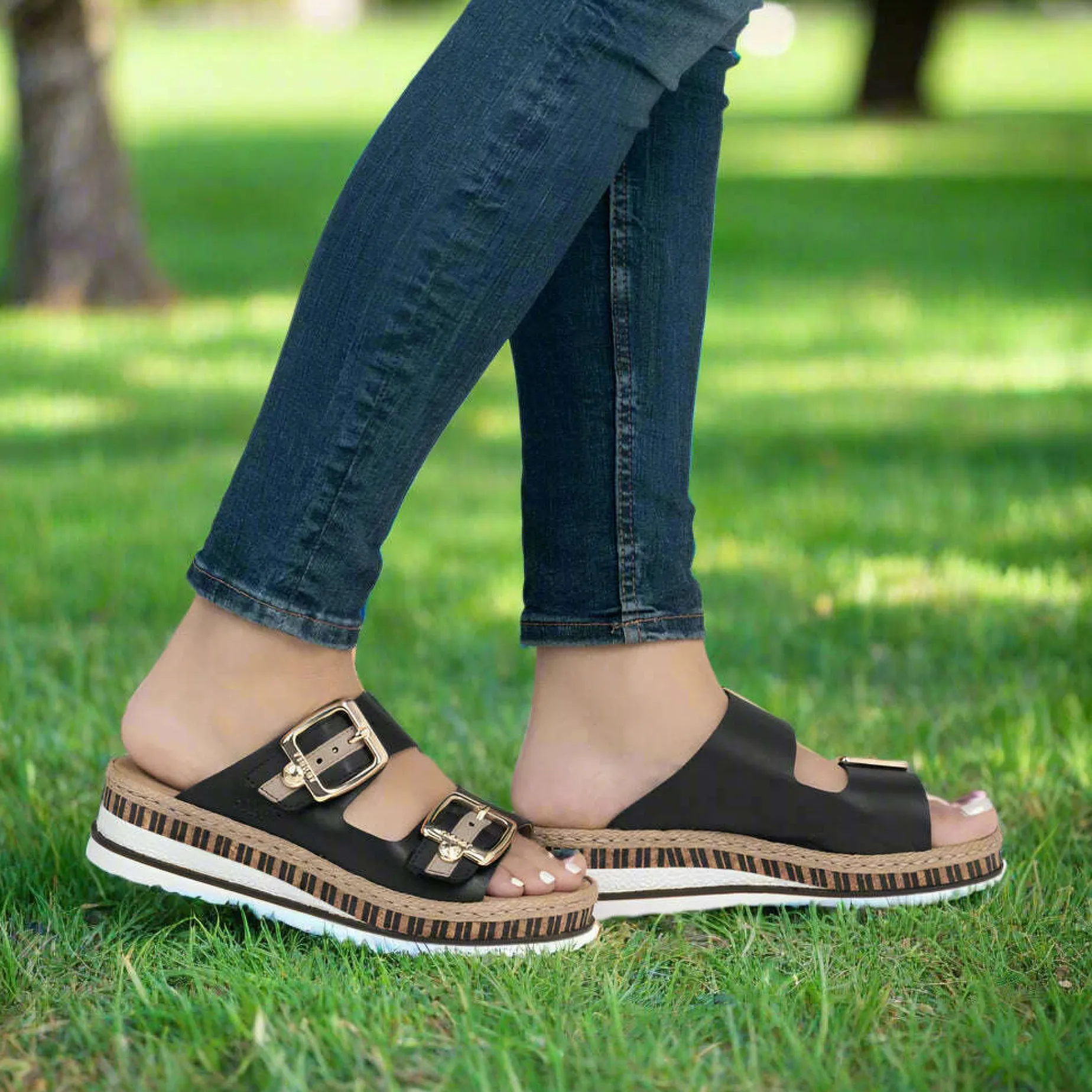 rieker__v_comfortable_low_1.webp RIEKER - V7955 Comfortable Low Wedge Platform Slide Sandal