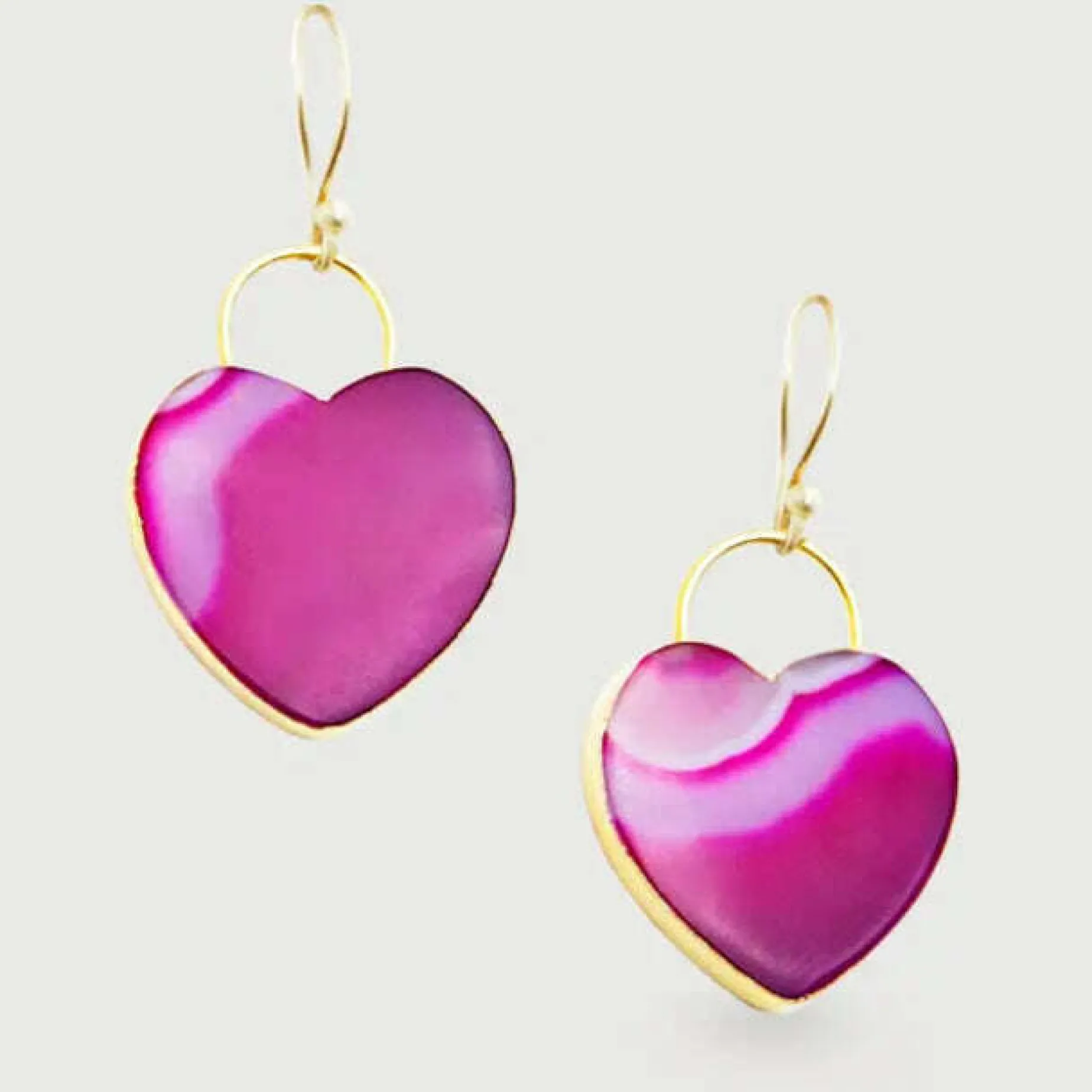 saachi__agate_heart_earri_1.webp Saachi - Agate Heart Earrings - Pink