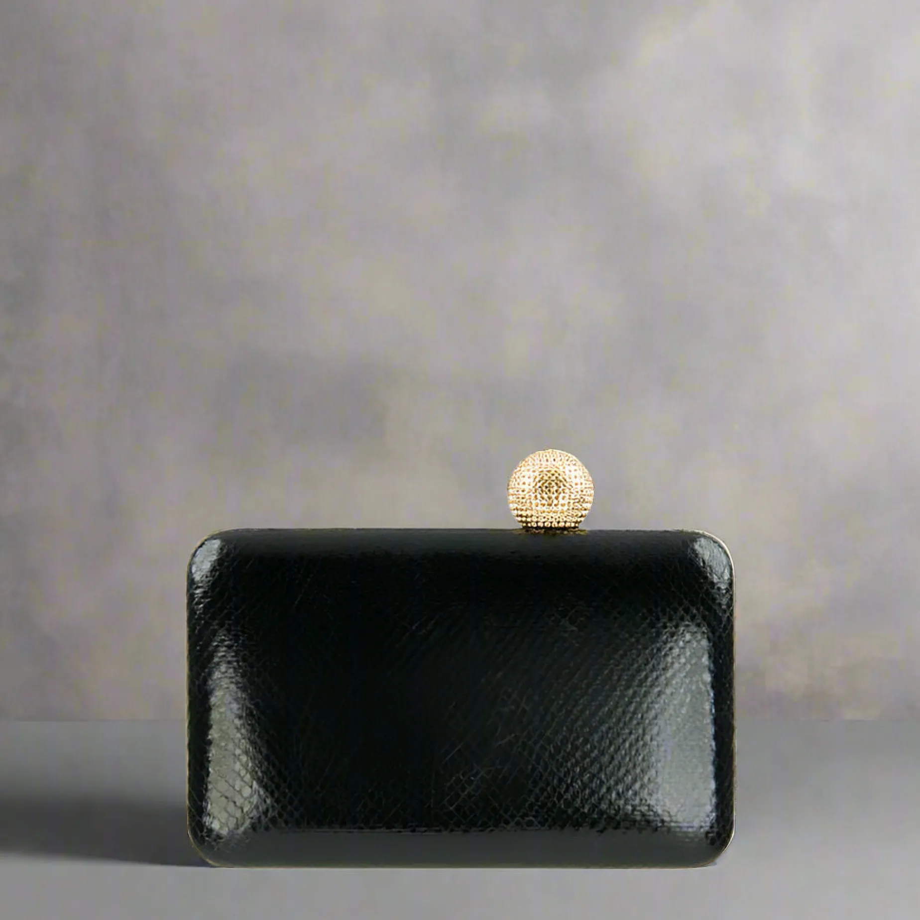 sondra_roberts__box_clutc_0.webp SONDRA ROBERTS - Box Clutch w Asymmetric Ball