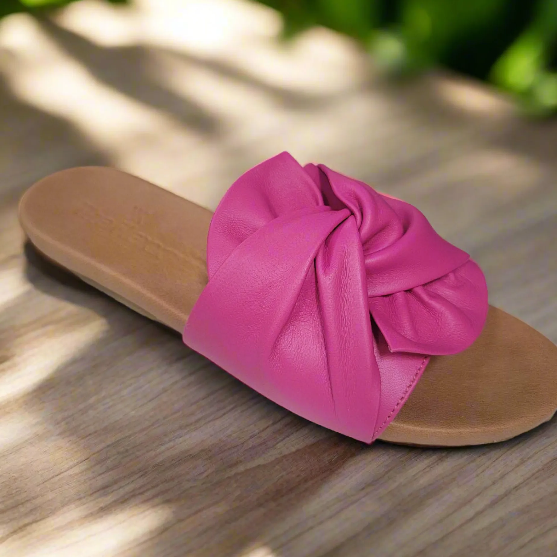 the_flexx__the_knotty_lea_0.webp THE FLEXX - The Knotty Leather Slide Sandal in Fuchsia