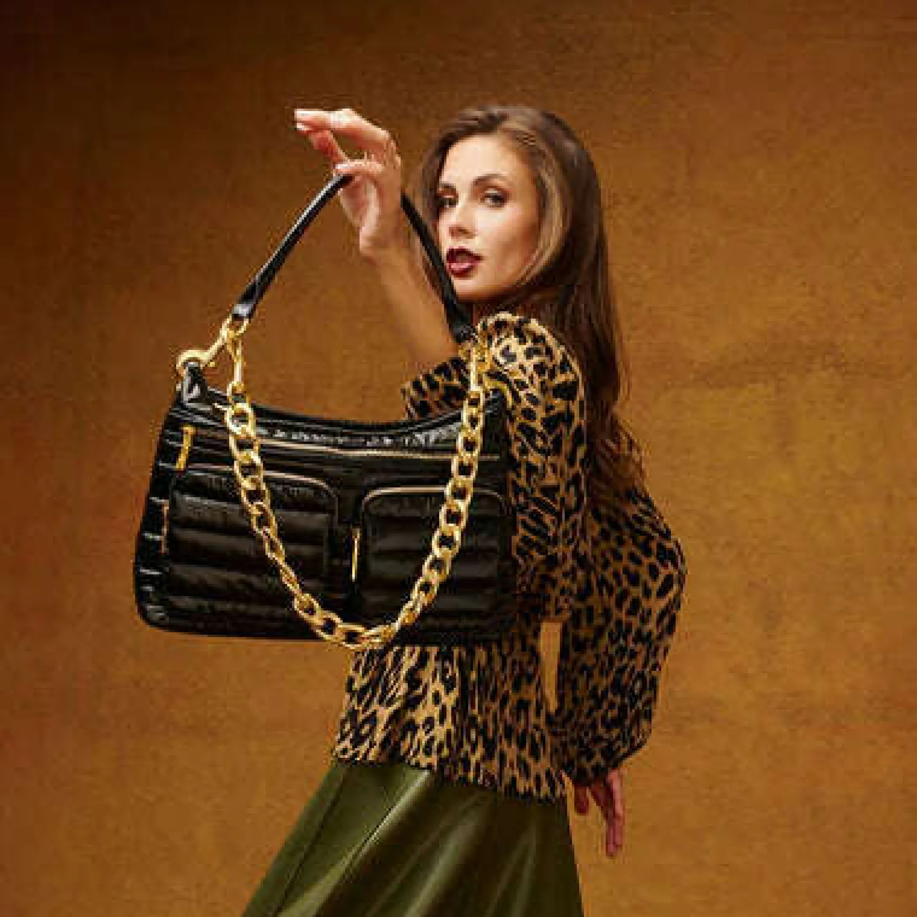 think_royln__downtown_div_0.webp THINK ROYLN - Downtown Diva Handbag in Pearl Black