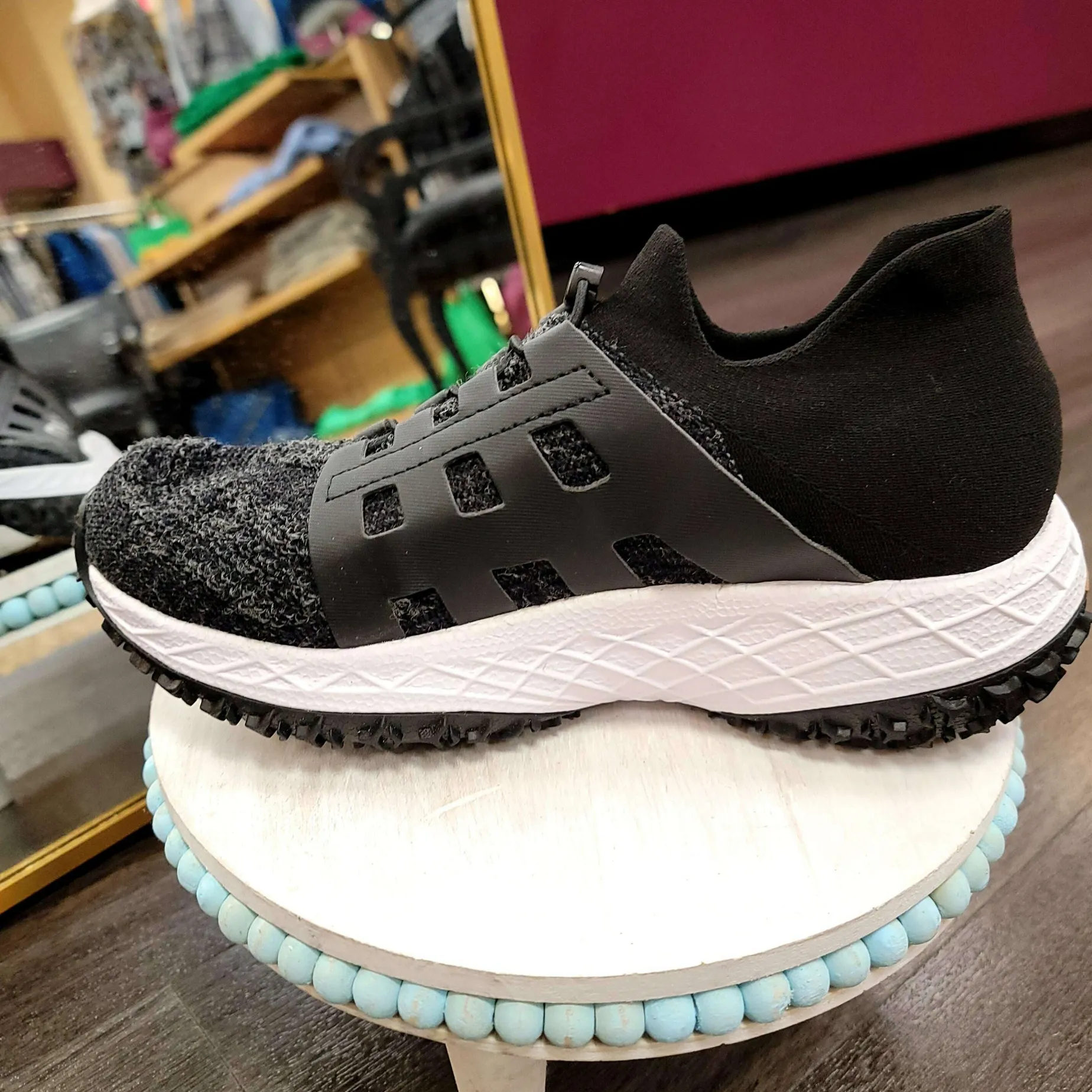 uyn__fleecy_merino__black_1.webp UYN - FLEECY MERINO - Black